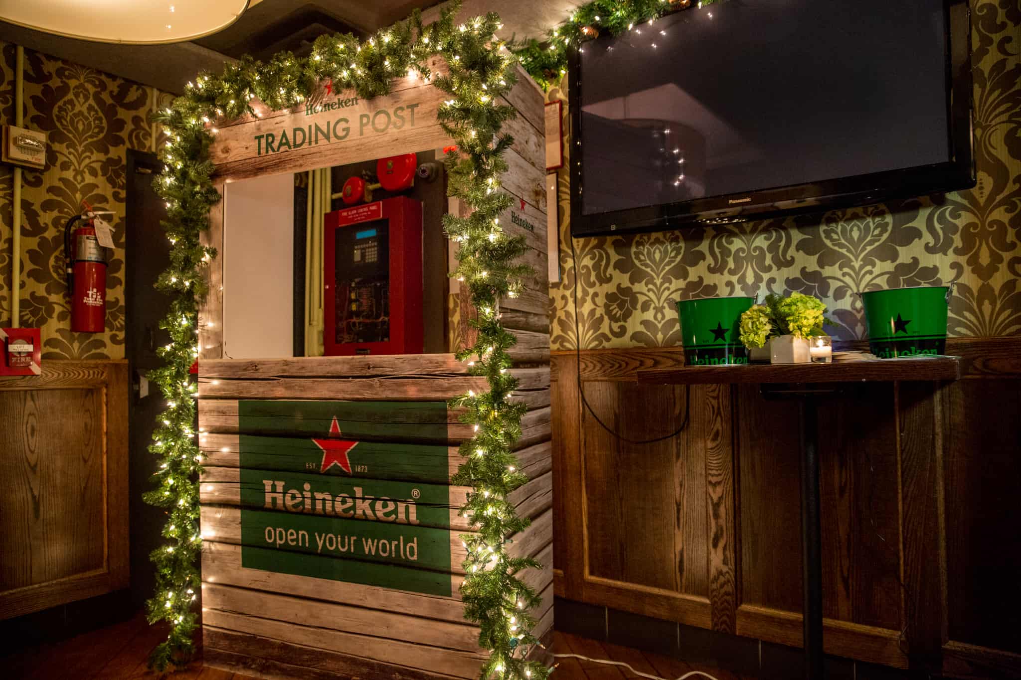 Heineken Holiday Trading Post inside New York City's Park Avenue Tavern