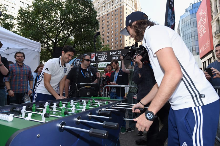 Andoni Iraola and Mix Diskerud playing a game at the MLS Heineken Rivalry Week launch 