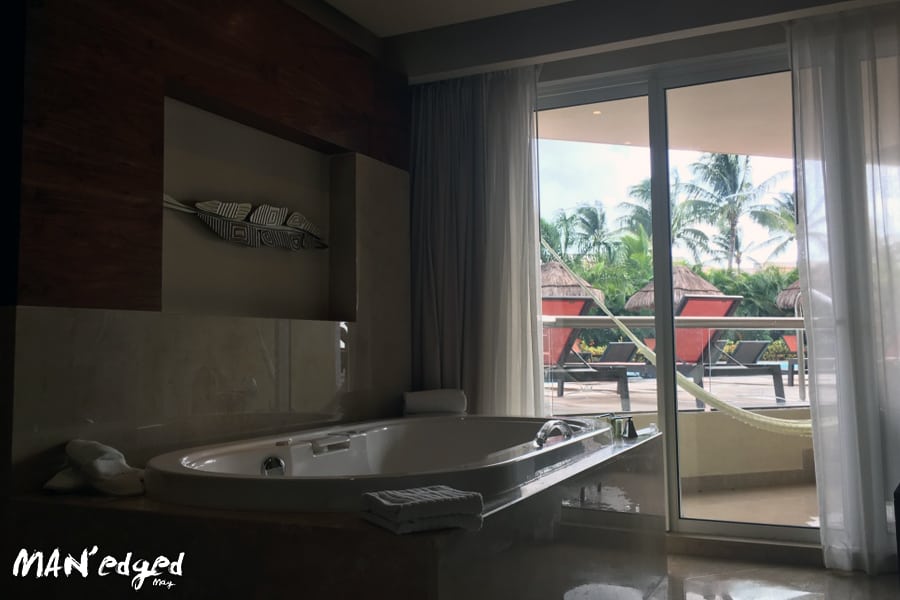 Whirlpool tub via MAN'edged Magazine vacation at Palace Resorts