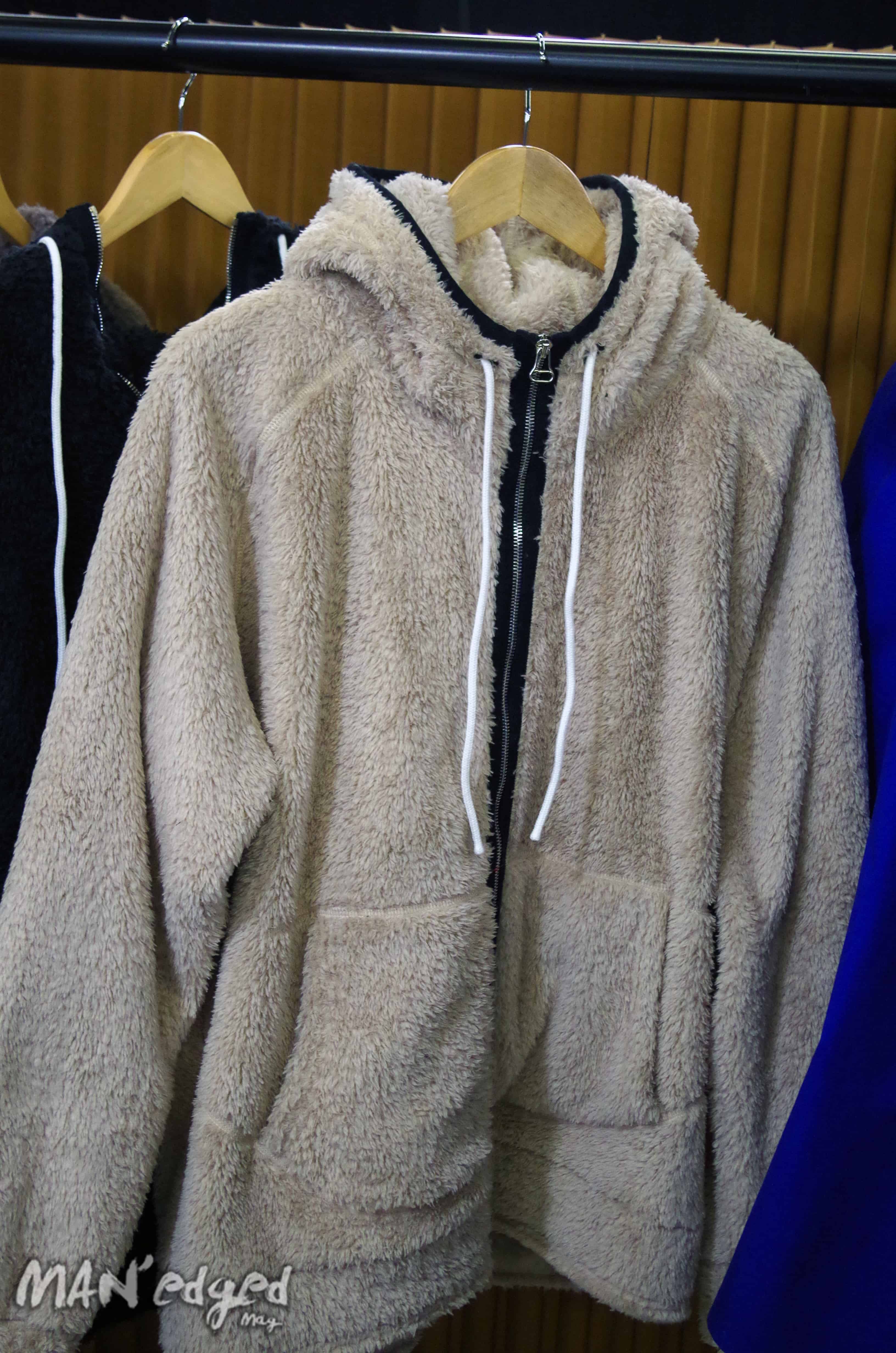 The cozy vibed men's sweater by Hasta Sporting.