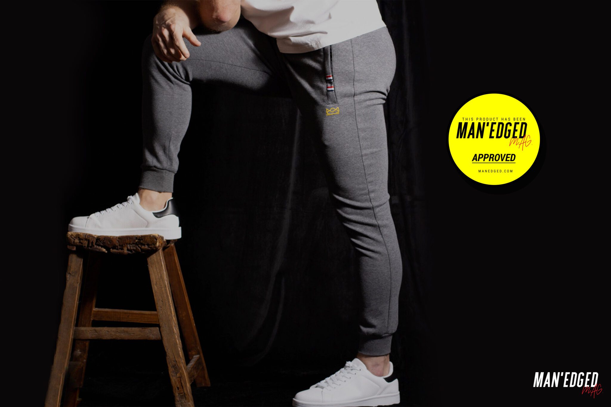 Man wearing charcoal gray sweatpants by Mangerie