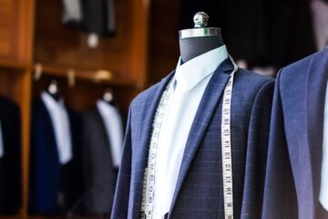 How To Choose Between Different Types of Suit Fabrics